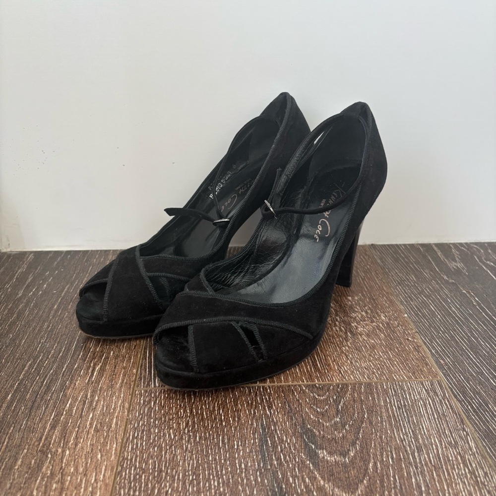 Kenneth Cole Suede Black Women's Heels Size 6
